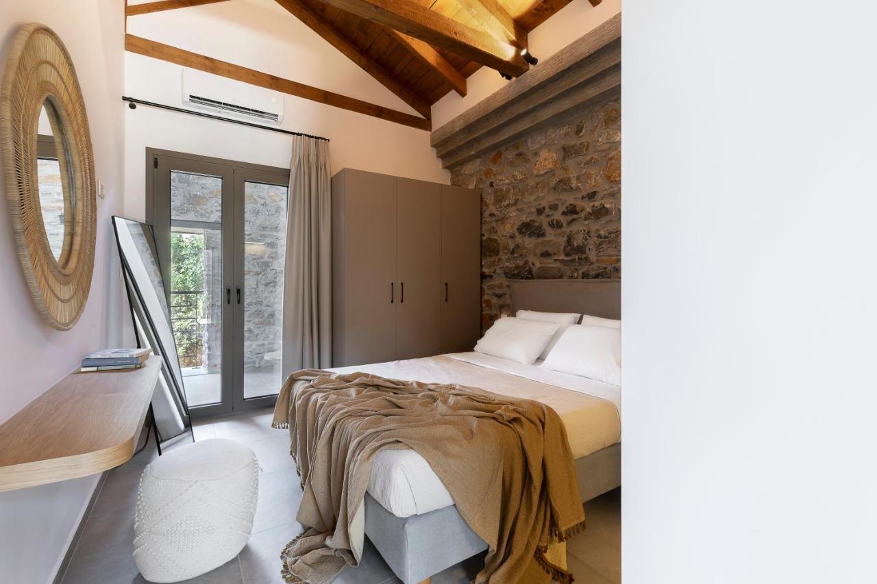Lichnos Luxury Suites Sourpi Eksteriør bilde