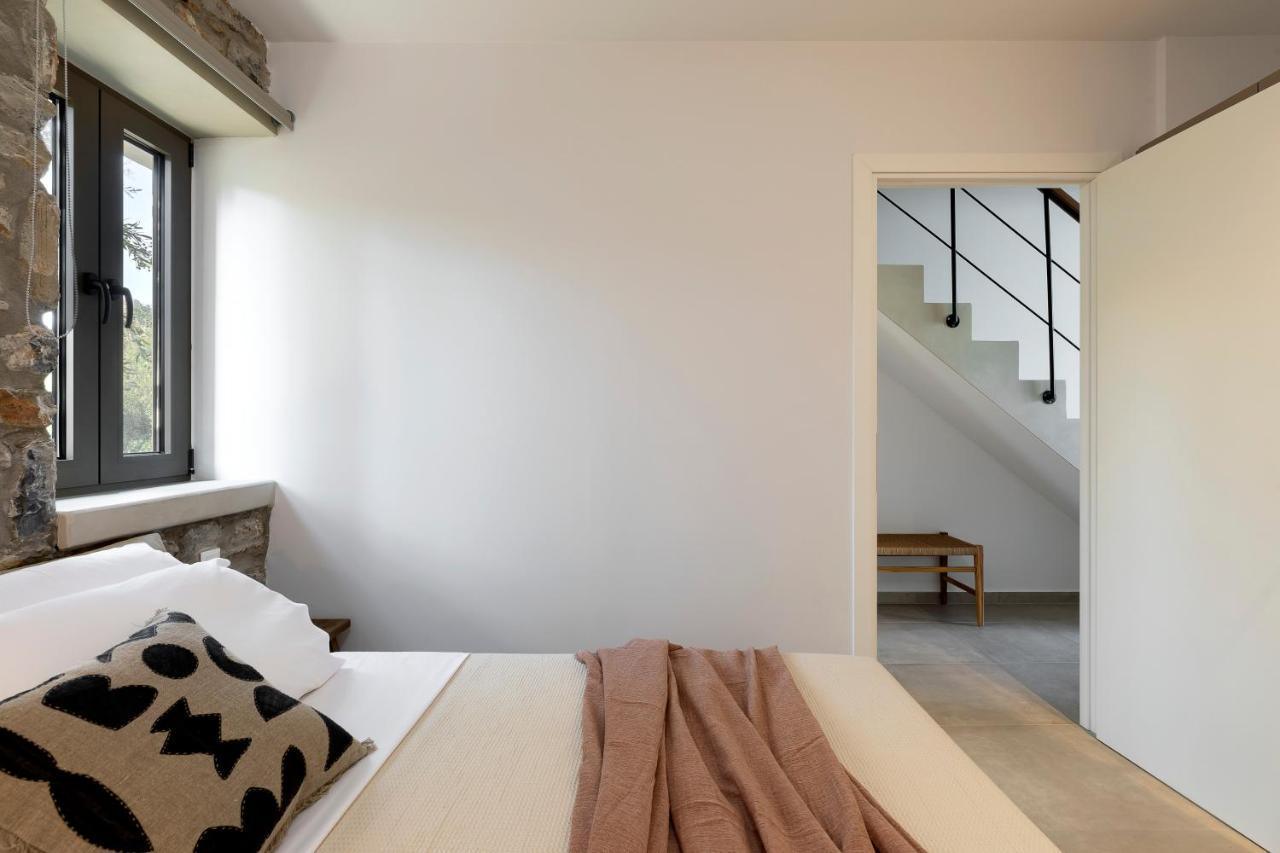 Lichnos Luxury Suites Sourpi Eksteriør bilde