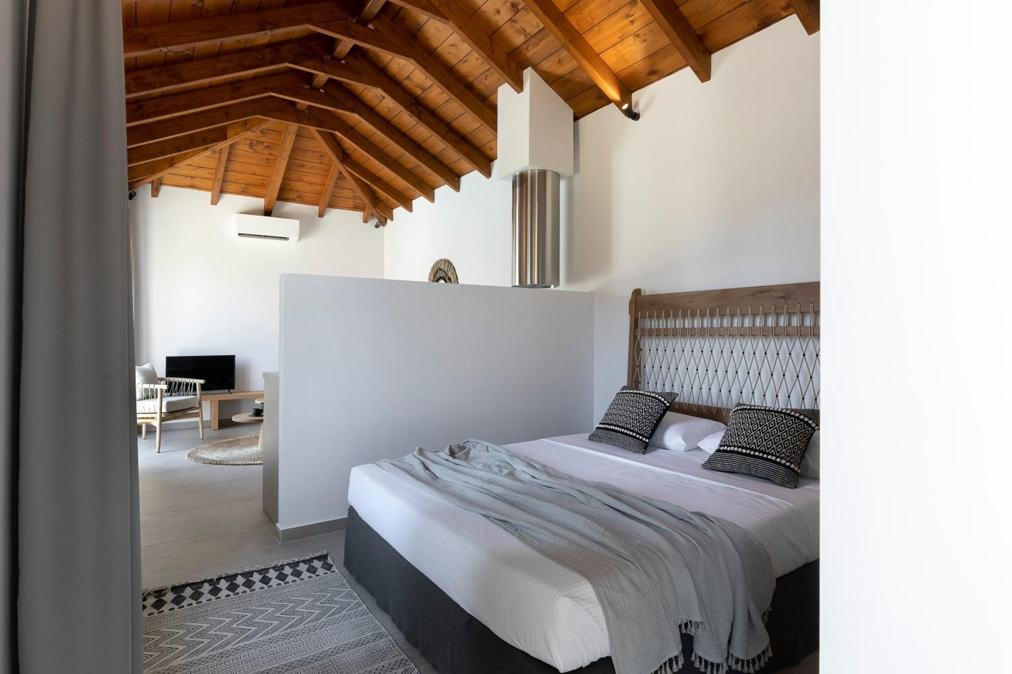 Lichnos Luxury Suites Sourpi Eksteriør bilde